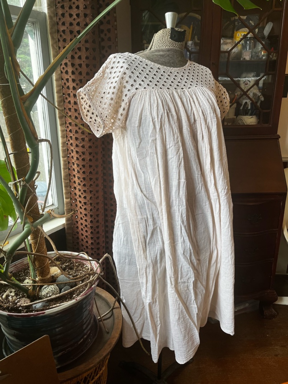 Lace Yoke Cotton Midi Dress in Off-White